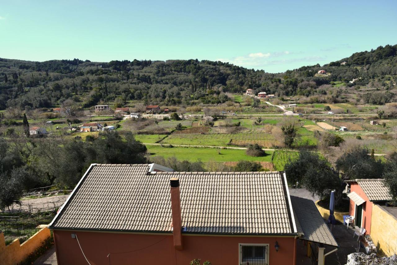 Villa Skafonas Sinarádes エクステリア 写真