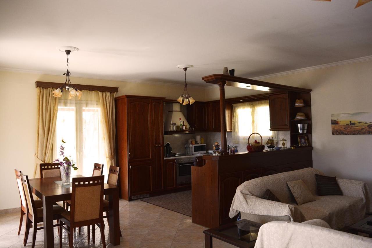 Villa Skafonas Sinarádes エクステリア 写真